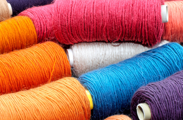 Kaschmirschals in leuchtenden Farben – Farbwelt & Wirkung auf die Seele | EMAAL CASHMERE