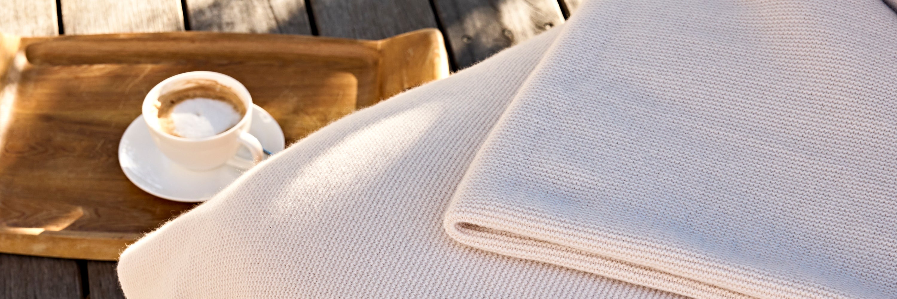 Luxuriöse Kaschmirdecken aus 100 % Premium Kaschmir | EMAAL CASHMERE