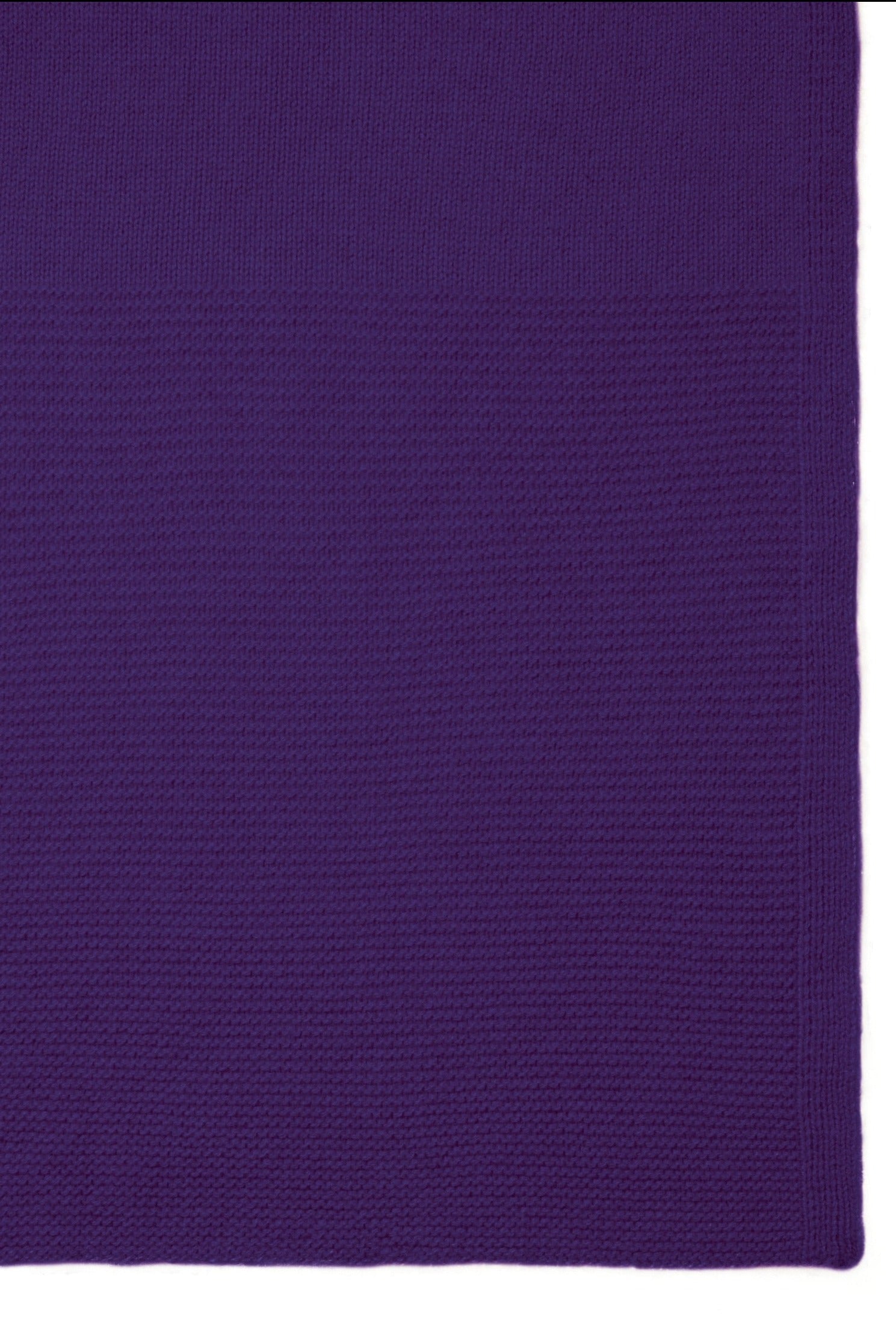 Detailbild des OSLO Schals in Lila mit feiner Oberfläche#Farbe_lila