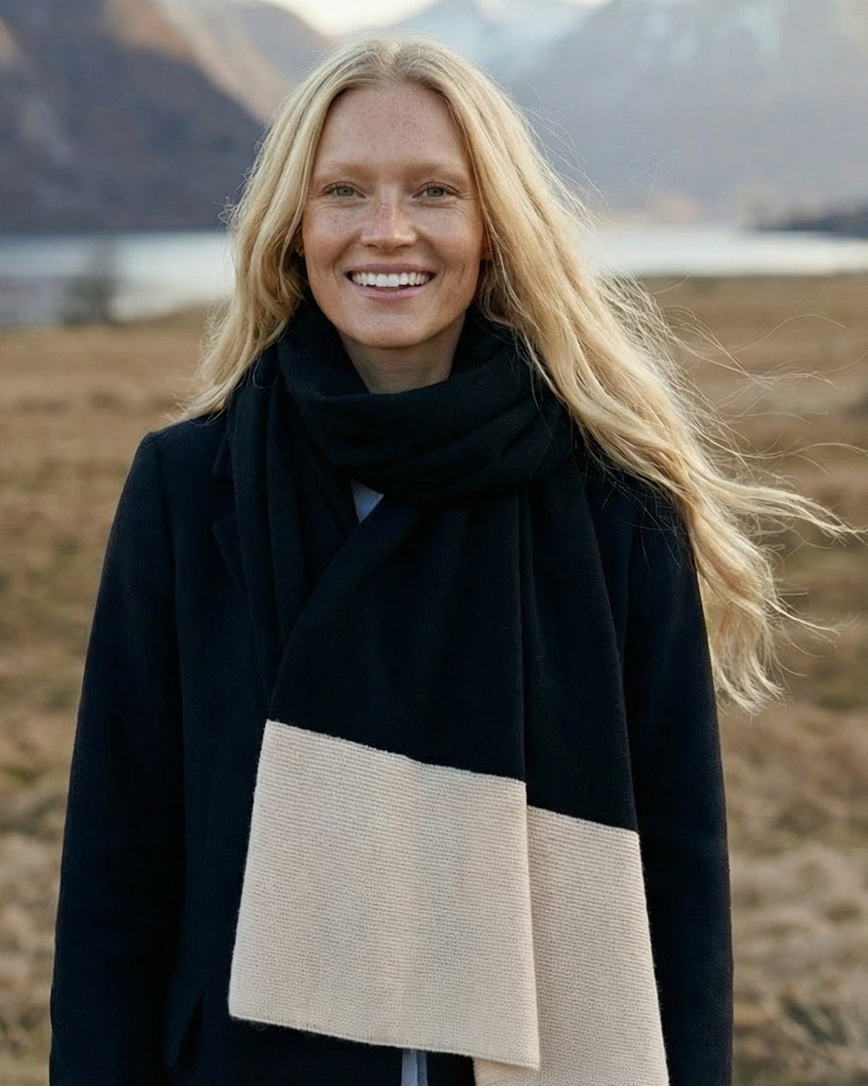 Tokio Kaschmirschal Damen schwarz/weiss – 100% Kaschmir | EMAAL CASHMERE #Farbe_schwarz/weiss