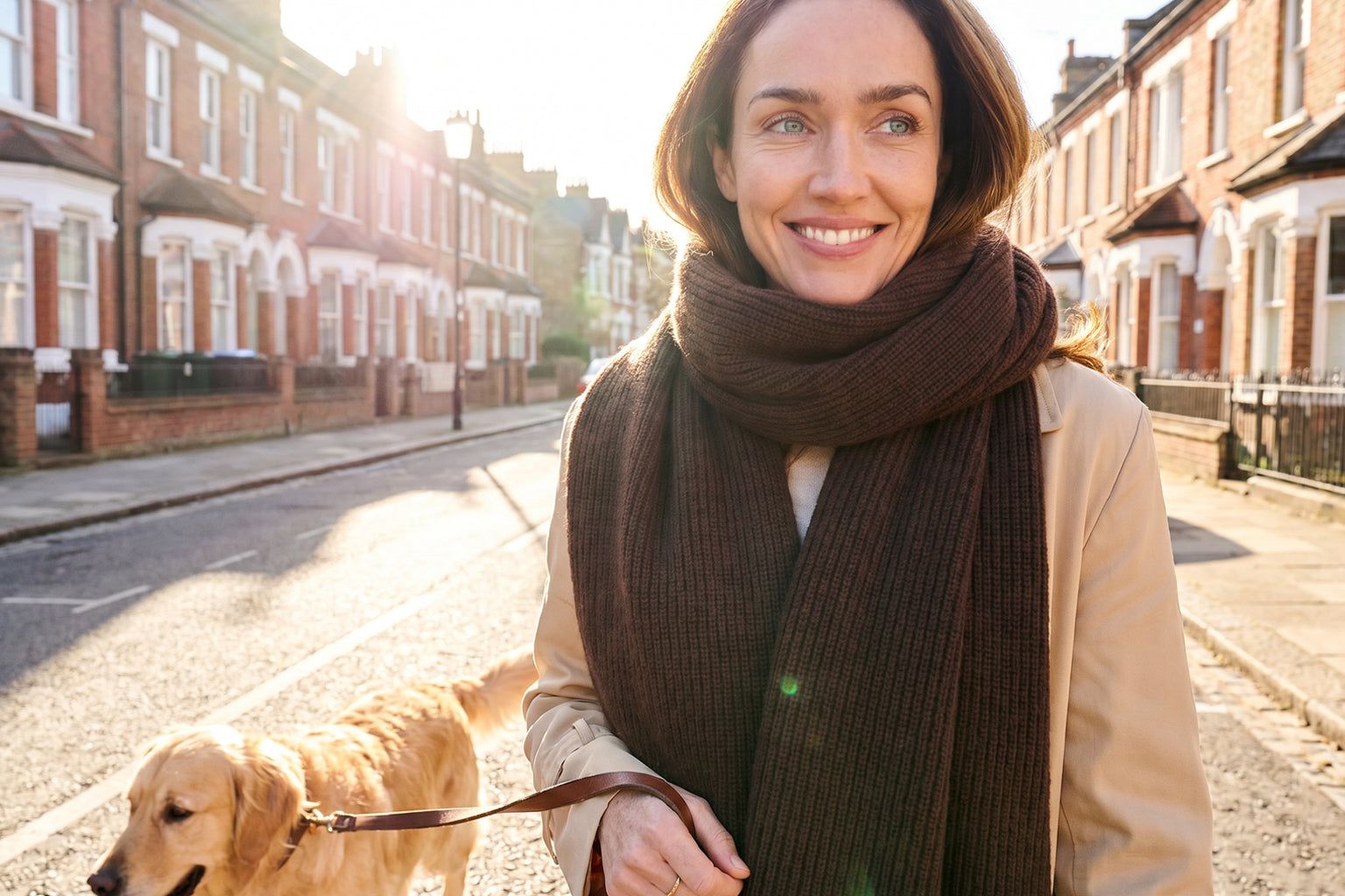 Editorial Kampagne von EMAAL CASHMERE mit modernem Cashmere Schal