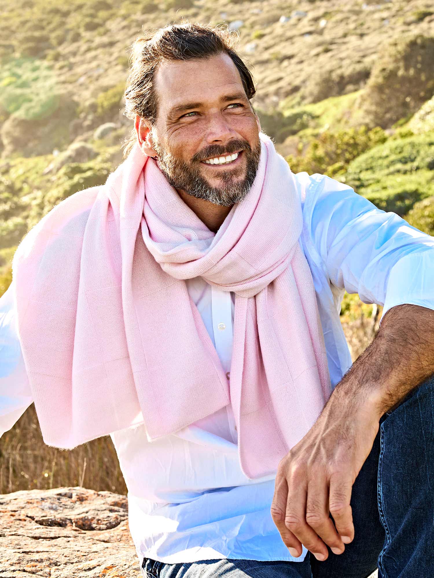 BERLIN Herrenschal in Rosa von EMAAL CASHMERE als moderner Farbakzent für Herren#Farbe_rosa