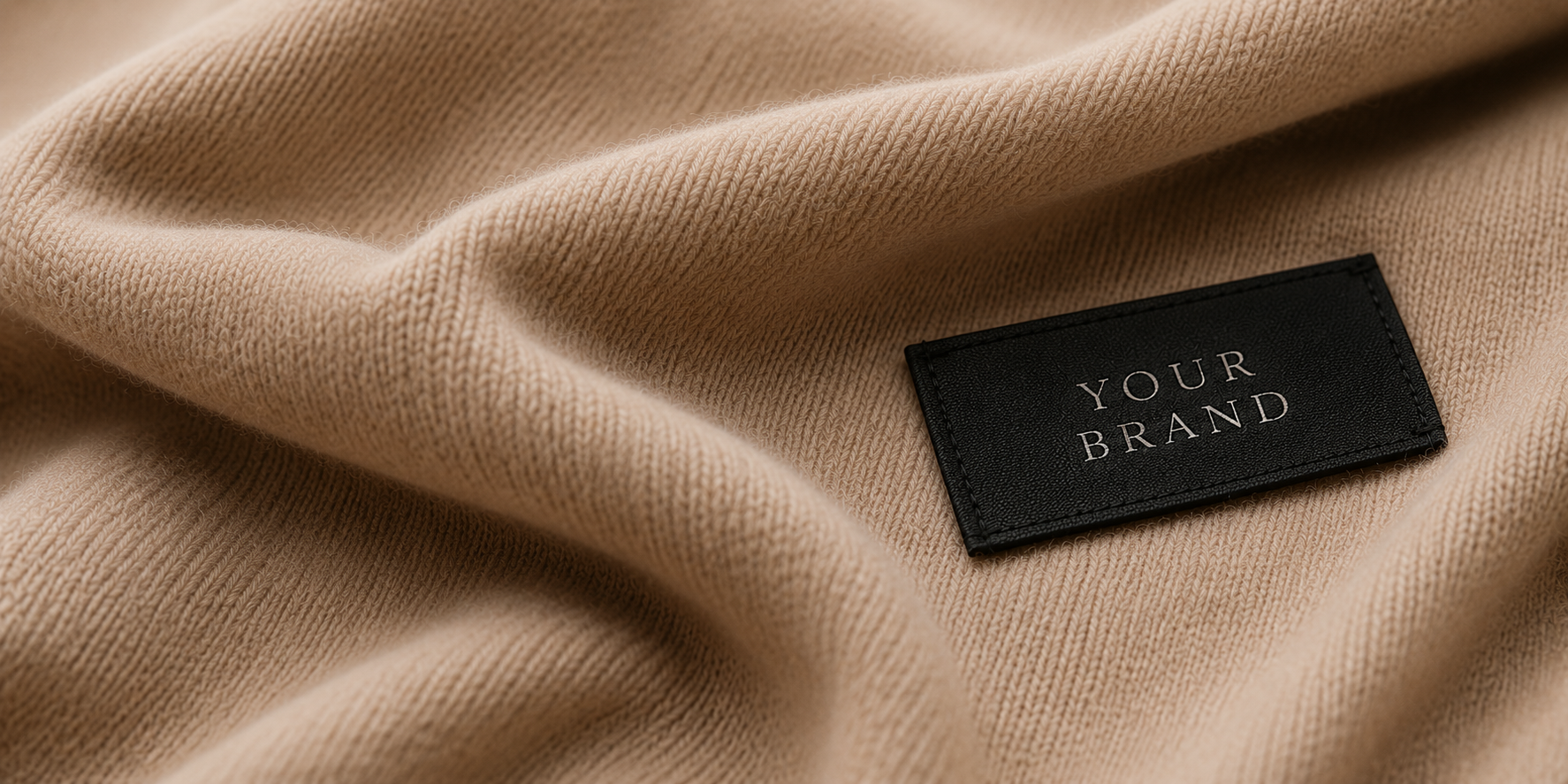 EMAAL CASHMERE Cashmere Schal als minimalistisches Editorial Stilllife