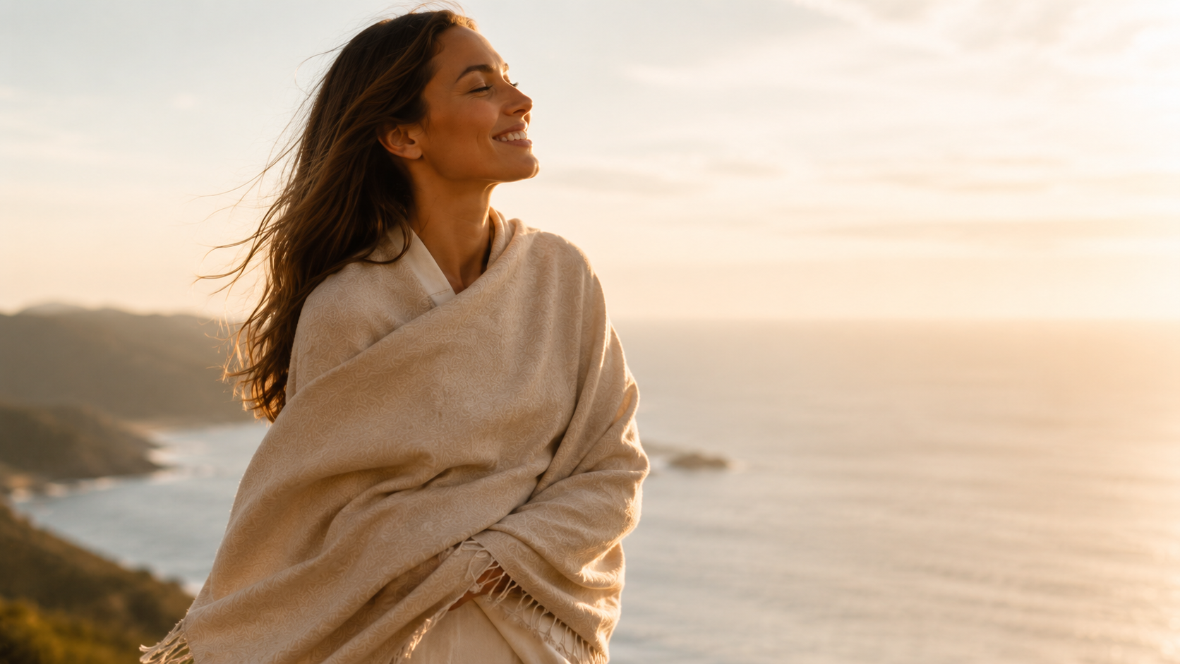 Luxuriöser Outdoor Look mit EMAAL CASHMERE Schal und natürlicher Bewegung