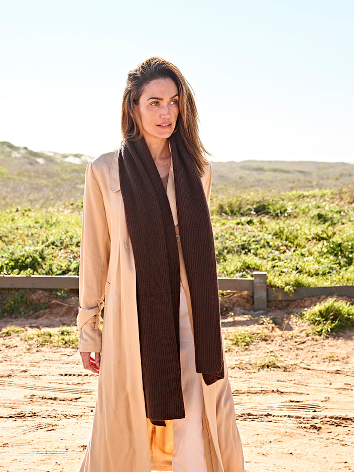 Kopenhagen Kaschmirschal Damen dunkelbraun – 100% Kaschmir | EMAAL CASHMERE#Farbe_dunkelbraun