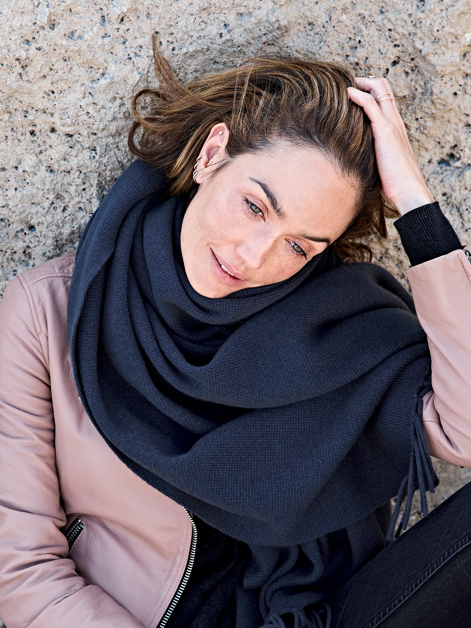 Lissabon Kaschmirschal Damen dunkelgrau – 100% Kaschmir | EMAAL CASHMERE#Farbe_dunkelgrau