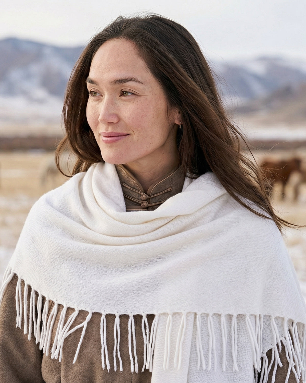 LOS ANGELES Schal in Weiß von EMAAL CASHMERE – leichter Dreiecksschal aus Kaschmir#Farbe_weiss