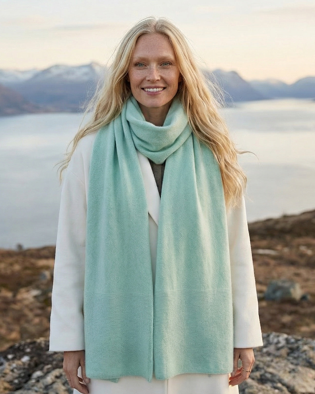 EMAAL CASHMERE OSLO in Hellgrün für Frühling, Reise und Alltag#Farbe_hellgrün