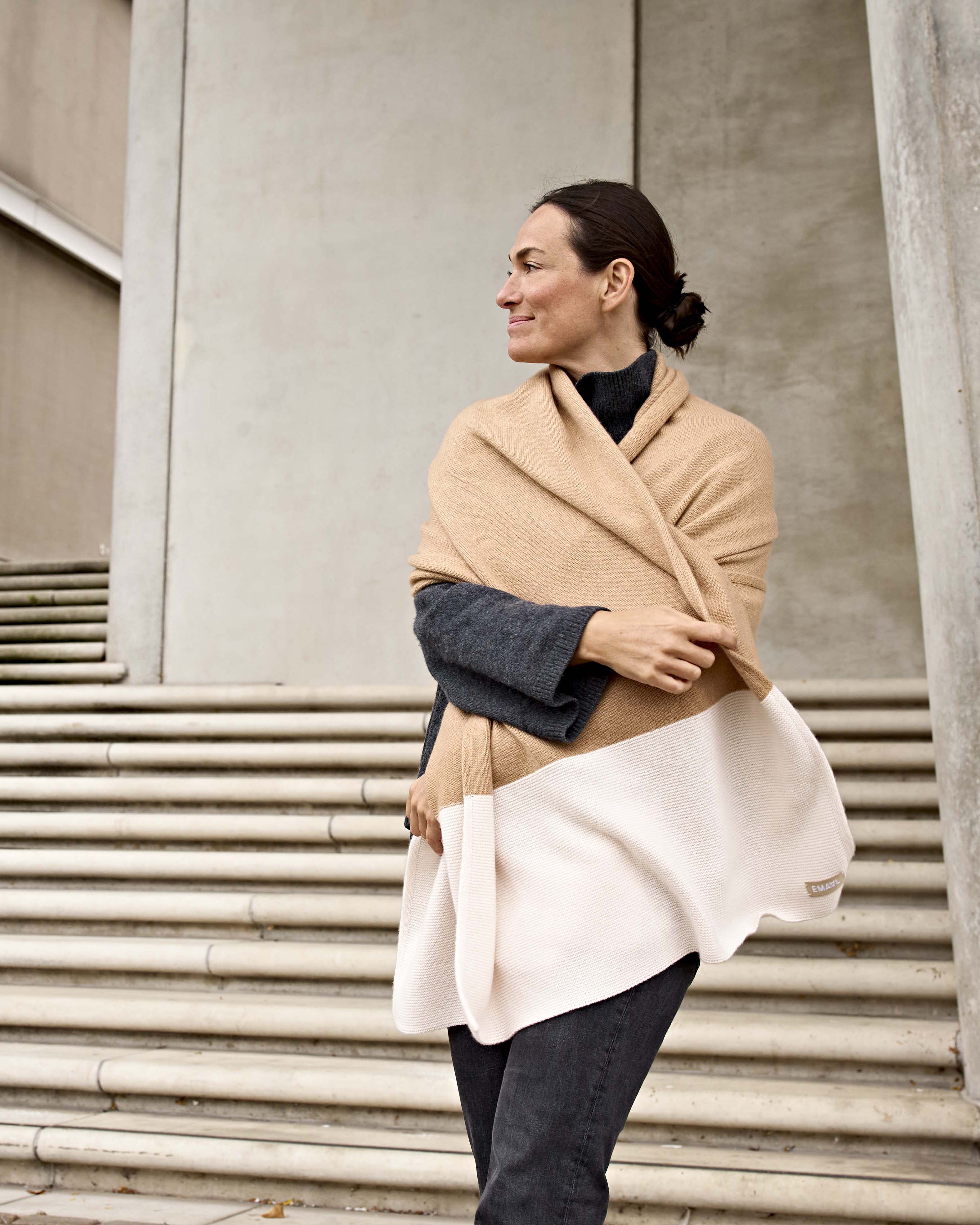 Tokio Kaschmirschal Damen hellbraun/weiss – 100% Kaschmir | EMAAL CASHMERE#Farbe_hellbraun/weiss